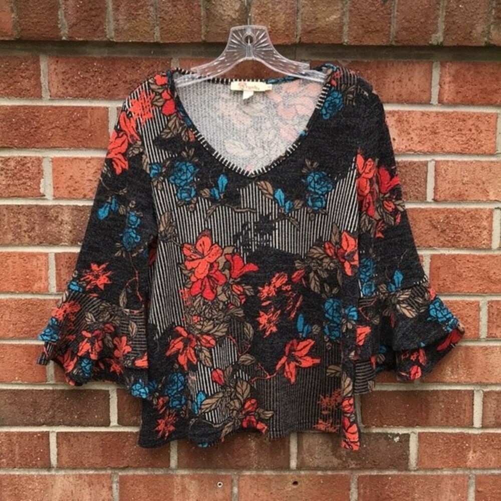 Aryeh Floral Bell Sleeve Sweater sz Small
